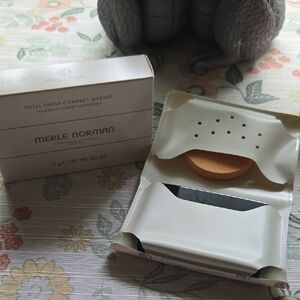 Merle Norman Total Finish Compact in Cream Packaging